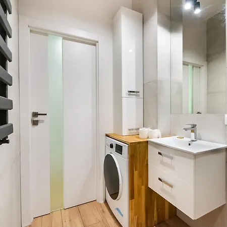 Chlodna Square By Bookinghost