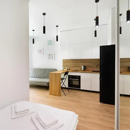 Chlodna Square By Bookinghost