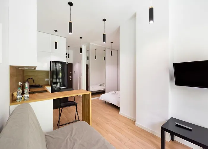 Chlodna Square By Bookinghost Varsó