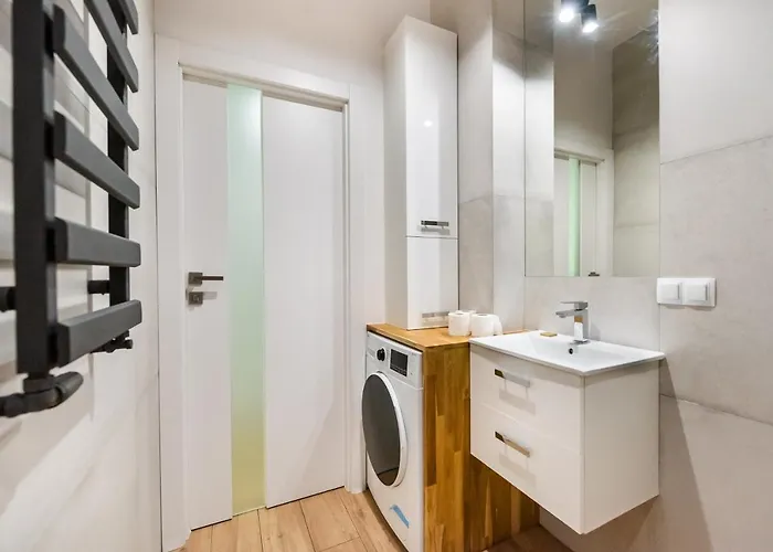 Chlodna Square By Bookinghost