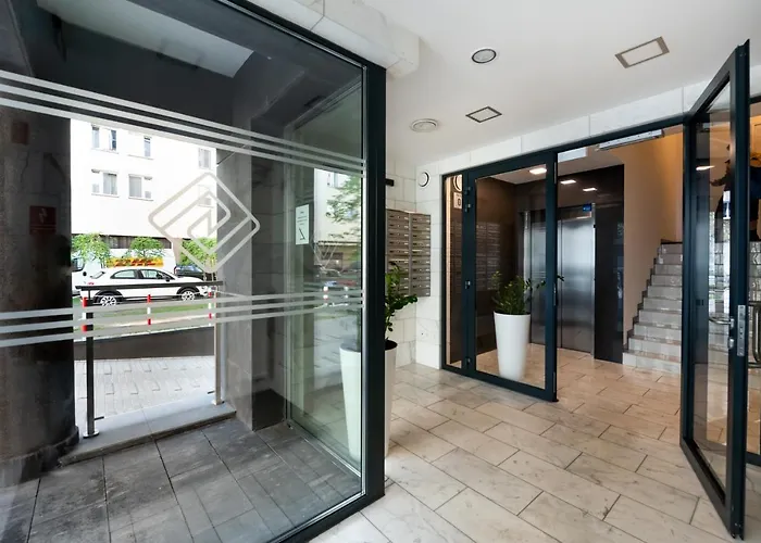 Chlodna Square By Bookinghost Varsó