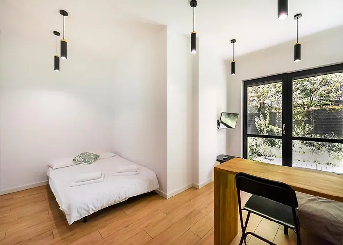 Chlodna Square By Bookinghost *